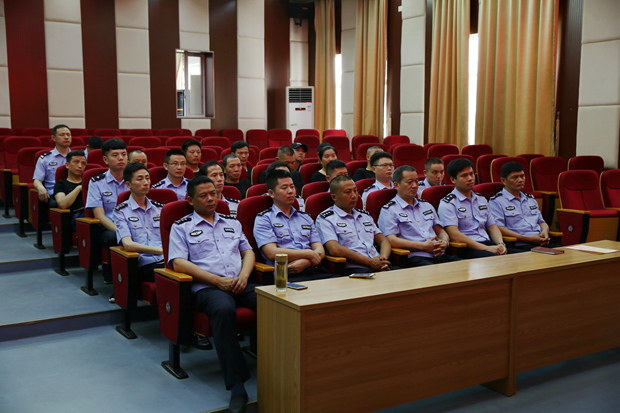 http://www.jvtc.jx.cn/__local/8/79/DD/DB5569778990FDEBD6A07E11F5B_3568C0AC_2D3F4.jpg